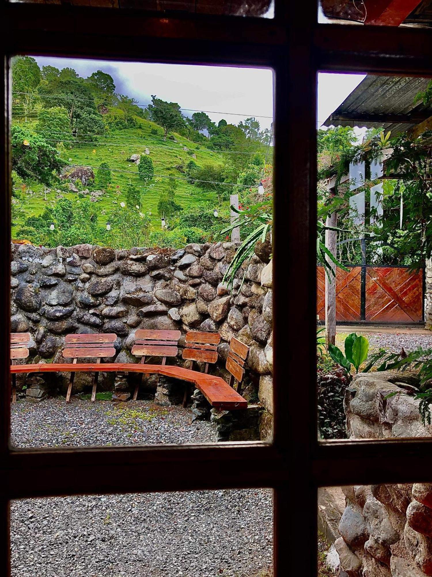 Bed and Breakfast El Refugio La Brisa Del Diablo Valle Hornito Esterno foto